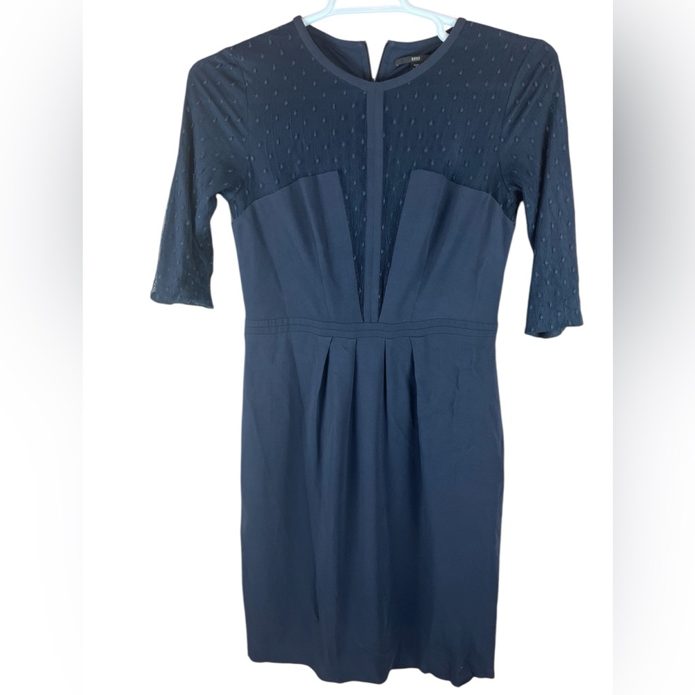 Women’s Hugo Boss Dark Blue Long Sleeve Dress Lace Size 6
Classy and Elegant